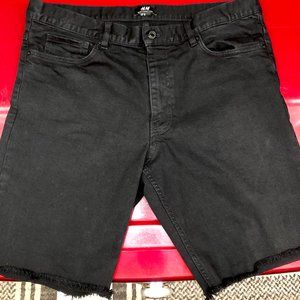 H&M MEN'S SLIM FIT BLK DENIM SHORTS -35/36"W -FRAYED LEG -99/1 COTTON/SPANDX EUC